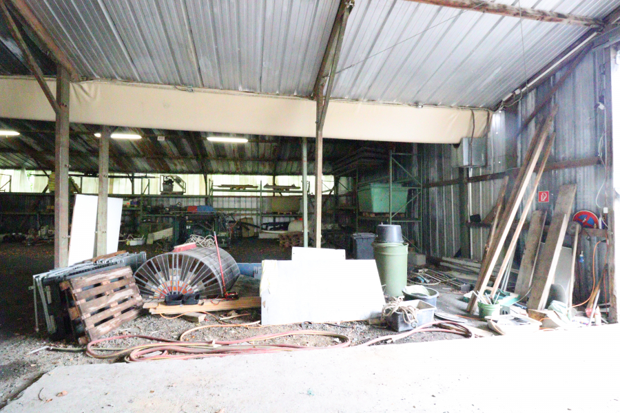 Produktionshalle - Bild 2 - Käuferprovisionsfrei – Vacha – Gewerbegrundstück mit Lager- + Produktionshallen und Sozialcontainer